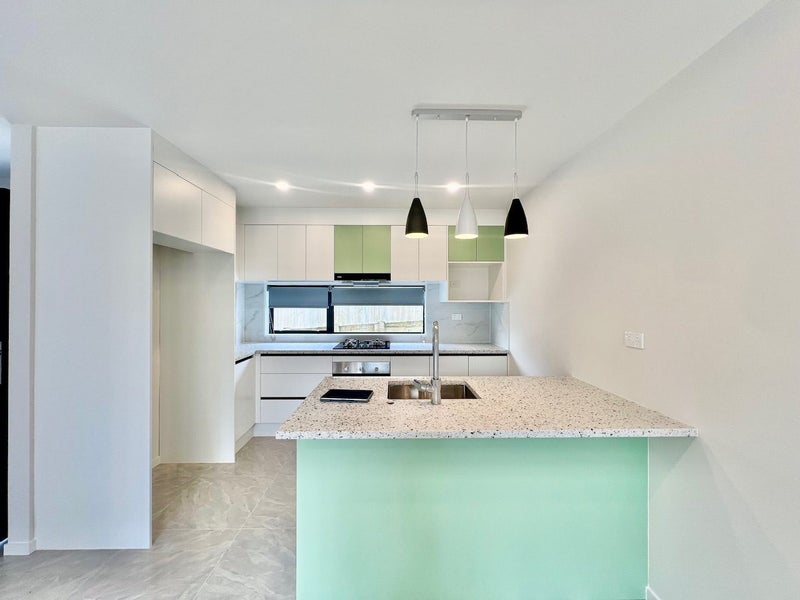 33B Arawa Street, New Lynn, Auckland - Carousel 2