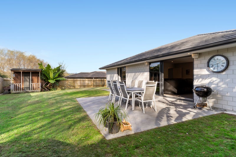 72 Fairfax Crescent, Pyes Pa, Tauranga - Carousel 1