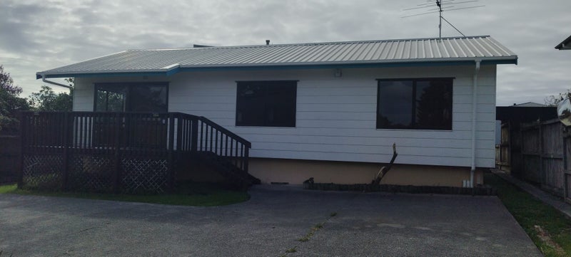 1/56 Connell Street, Blockhouse Bay, Auckland - Carousel 1