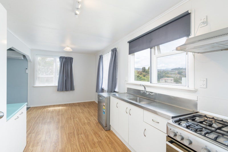 54 Speargrass Grove, Timberlea, Upper Hutt - Carousel 2