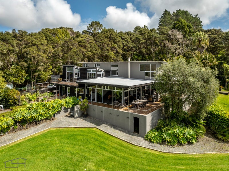 180 Forest Hill Road, Waiatarua, Auckland - Carousel 2