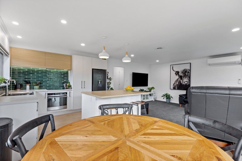 15 Pembroke Drive, Bethlehem, Tauranga - Carousel 1