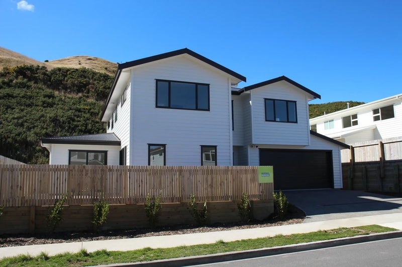 29 Farnworth Terrace, Churton Park, Wellington - Carousel 1