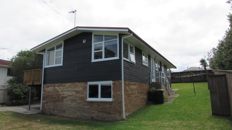 8 Dallas Place, New Windsor, Auckland - Carousel 14