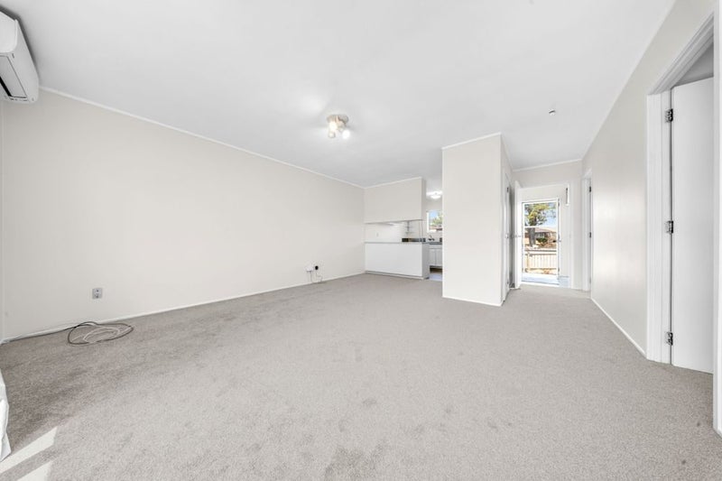 1/23 Challen Close, Conifer Grove, Takanini - Carousel 9