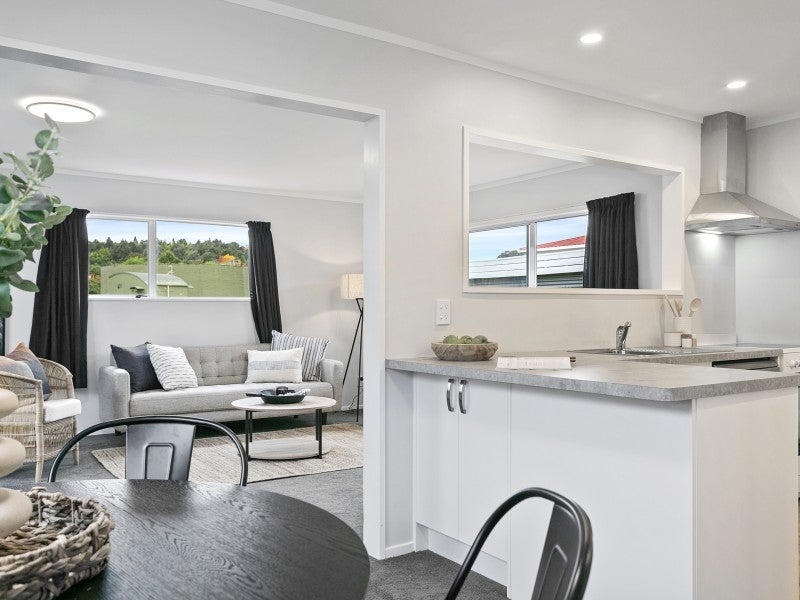 10 Wembley Place, Richmond Heights, Taupo - Carousel 1