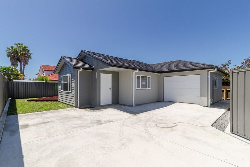 1/52 Park Road, Greenmeadows, Napier - Carousel 1