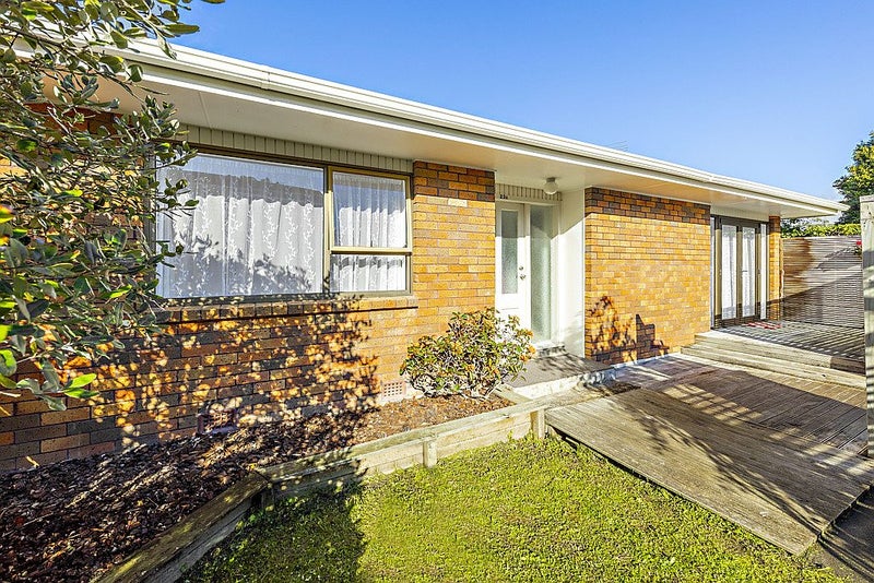 1/23 Mannering Place, Hillcrest, Auckland - Carousel 2