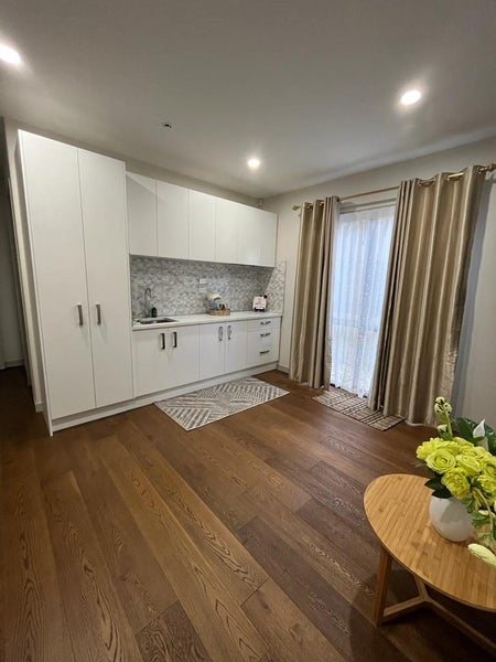 15 Tims Crescent, Flat Bush, Auckland - Carousel 1