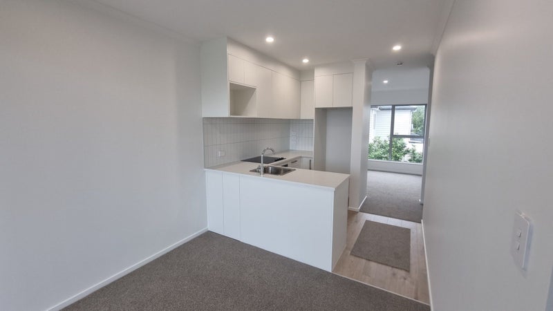 57 Ngae Place, Mangere East, Auckland - Carousel 1