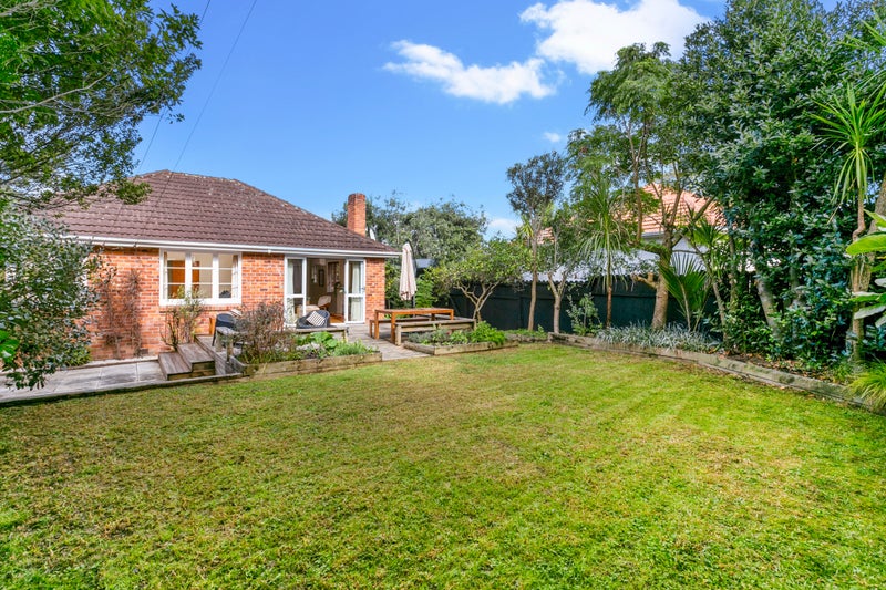 1/44 Fairlands Avenue, Waterview, Auckland - Carousel 1