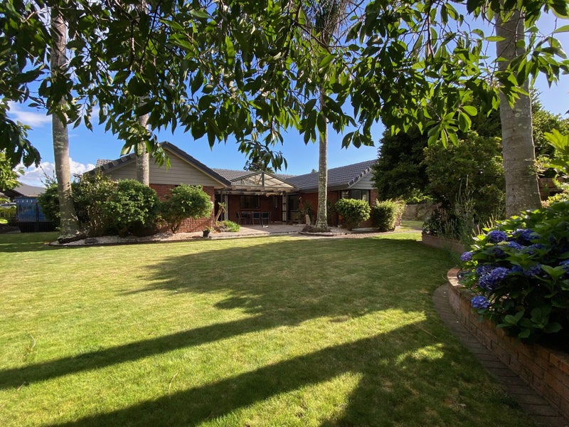 14 Talga Court, Conifer Grove, Takanini - Carousel 1