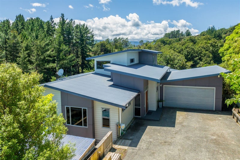 11 Marua Palm Grove, Timberlea, Upper Hutt - Carousel 1