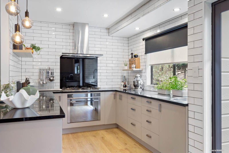 1/27 Penguin Drive, Murrays Bay, Auckland - Carousel 2