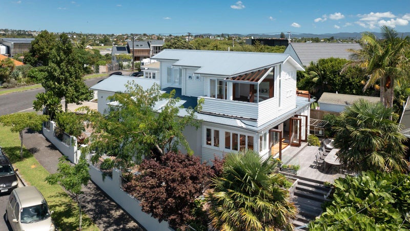 11 Sunny Brae Crescent, Westmere, Auckland - Carousel 1