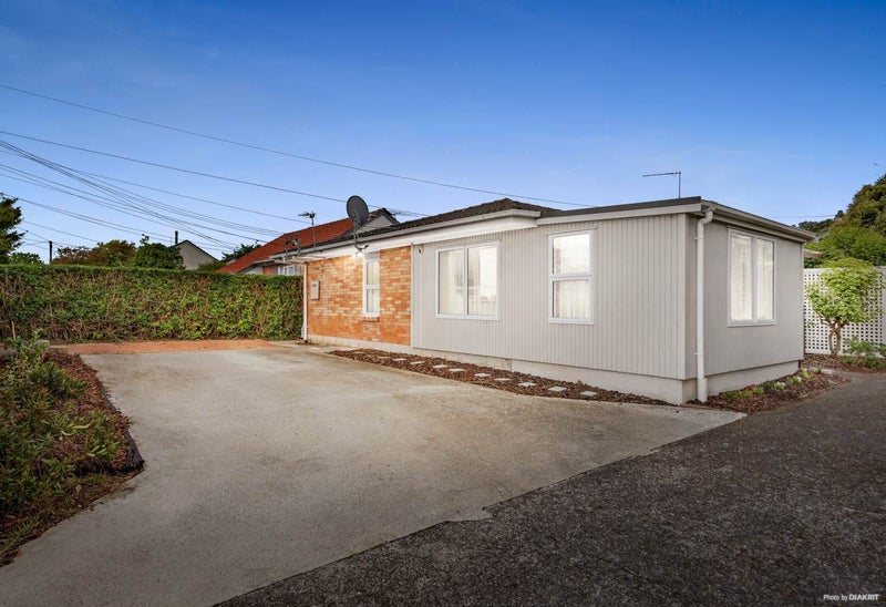 1/0 Mount Smart Road, Onehunga, Auckland - Carousel 1