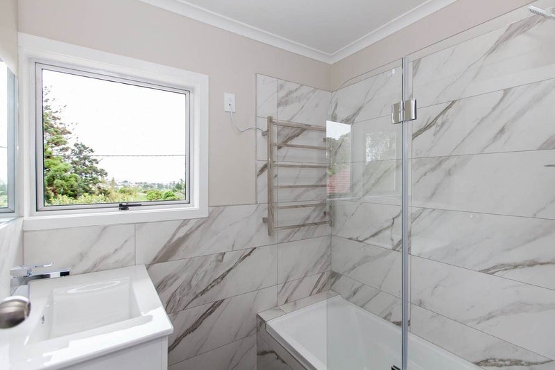 31A Herd Road, Hillsborough, Auckland - Carousel 18