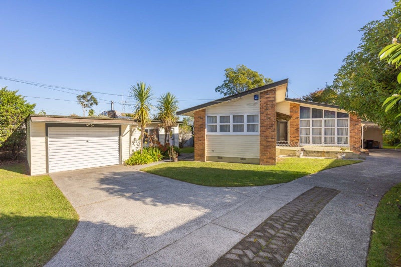 39 Queenwood Avenue, Queenwood, Hamilton - Carousel 2