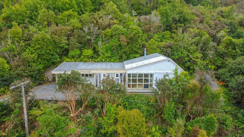 12 Rimu Street, Ravensbourne, Dunedin - Carousel 1