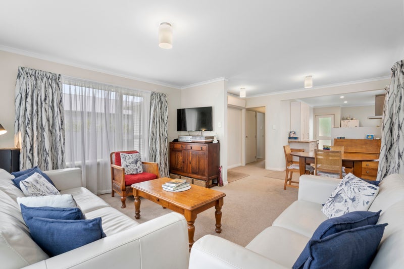 8 Hay Street, Wainuiomata, Lower Hutt - Carousel 2