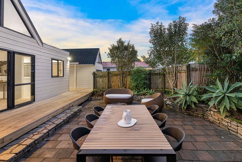 2/30 Tristram Avenue, Forrest Hill, Auckland - Carousel 1