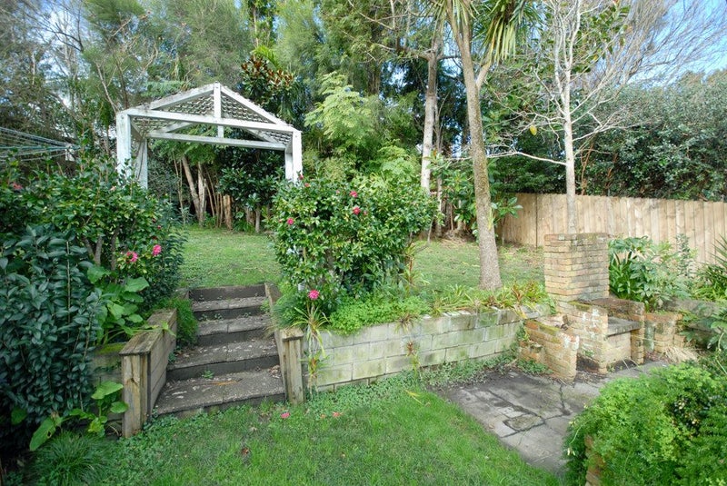 64 Selwyn Crescent, Forrest Hill, Auckland - Carousel 15