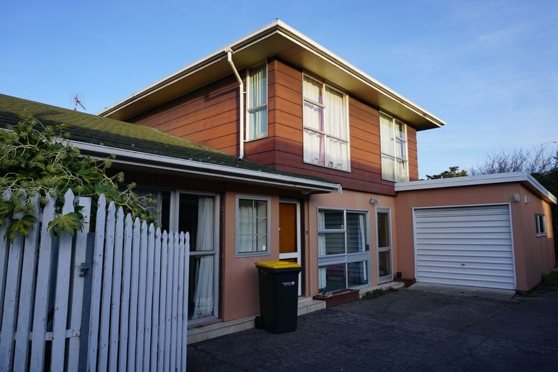 1/7 DELAWARE CRES, Russley, Auckland - Carousel 1
