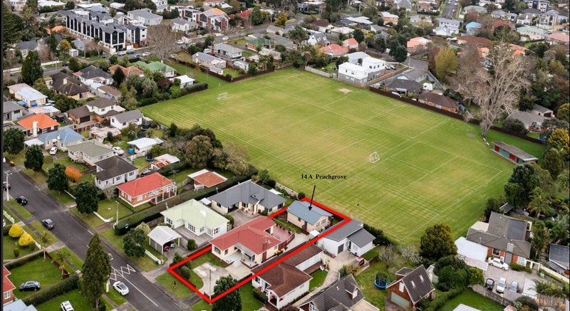 14 Peachgrove Road, Te Atatu Peninsula, Auckland - Carousel 2