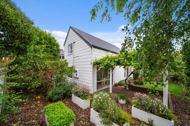 19A Ridgemount Rise, Mangere Bridge, Auckland - Carousel 1