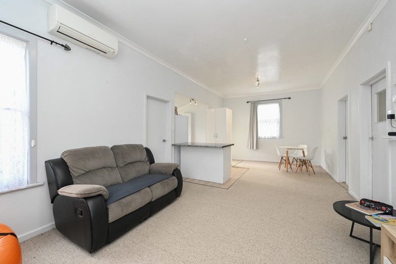 8 Chaucer Road South, Hospital Hill, Napier - Carousel 2