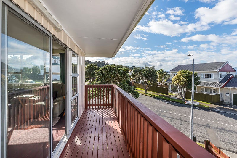 111 Akaroa Drive, Maupuia, Wellington - Carousel 2