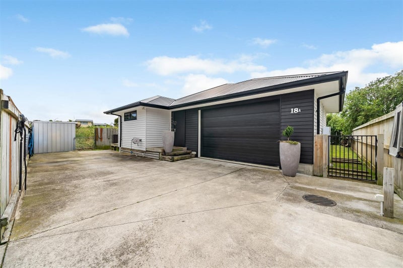 18A Te Arawi Street, Takapuwahia, Porirua - Carousel 2