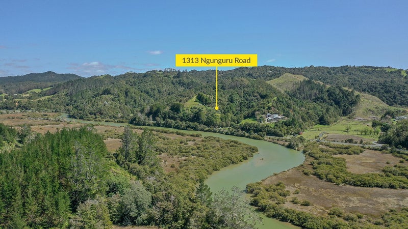 1313 Ngunguru Road, Whangarei - Carousel 1