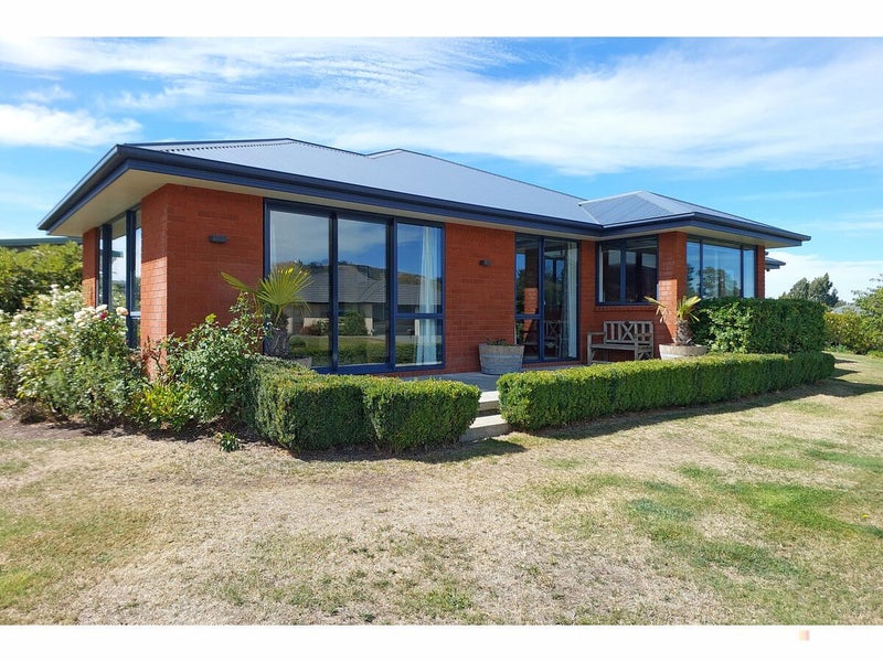 1 Eric Batchelor Place, Waimate, Waimate - Carousel 1