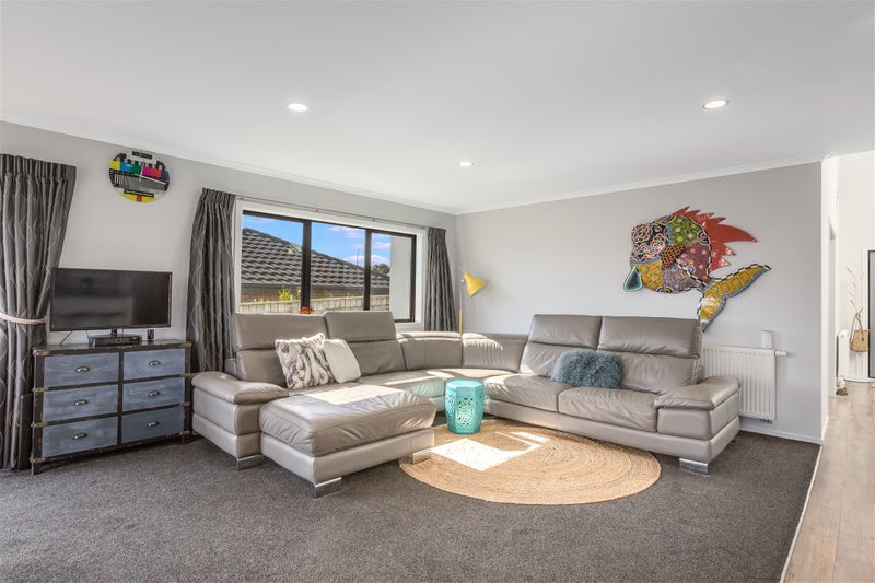 4 The Fjord, Aotea, Porirua - Carousel 3