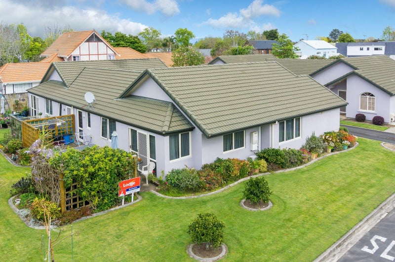 12/16 Rototuna Road, Flagstaff, Hamilton - Carousel 1