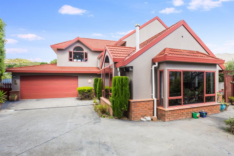 12 Kilkelly Close, Tawa, Wellington - Carousel 1