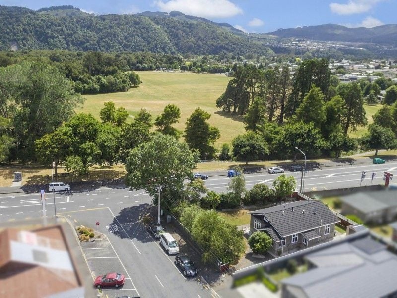 1 Camp Street, Heretaunga, Upper Hutt - Carousel 14