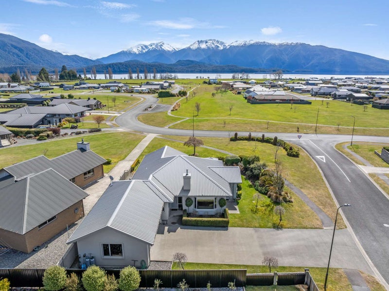 40 Breaksea Street, Te Anau, Te Anau - Carousel 2