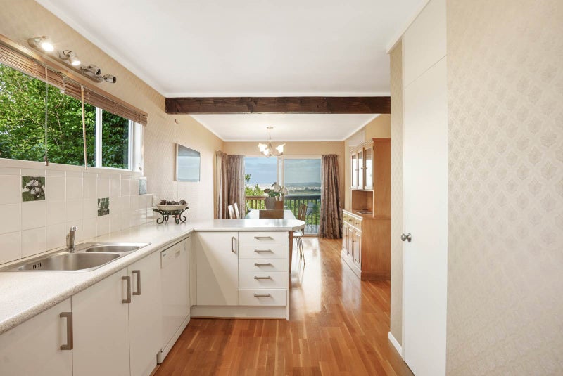 37 Hadfield Street, Beach Haven, Auckland - Carousel 2