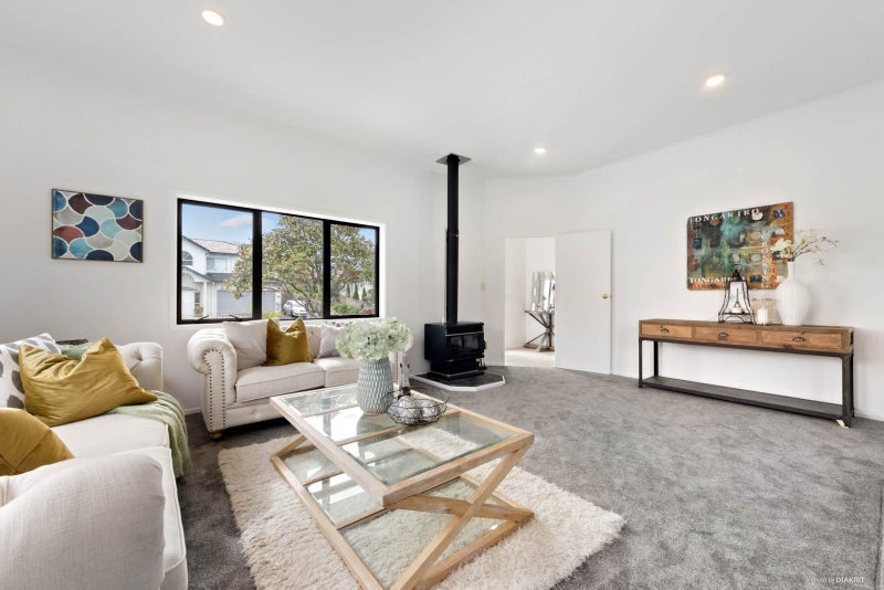 11 Bob Charles Drive, Golflands, Auckland - Carousel 1