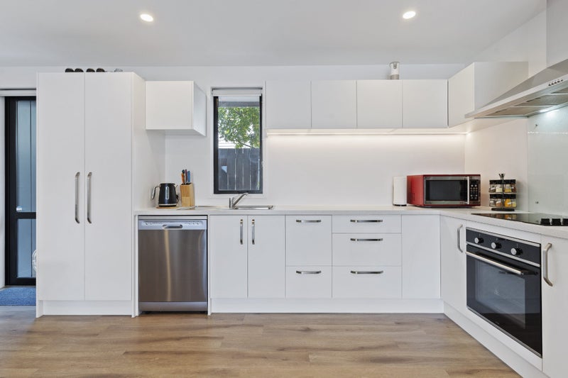 33 Cessna Crescent, Mangere, Auckland - Carousel 2