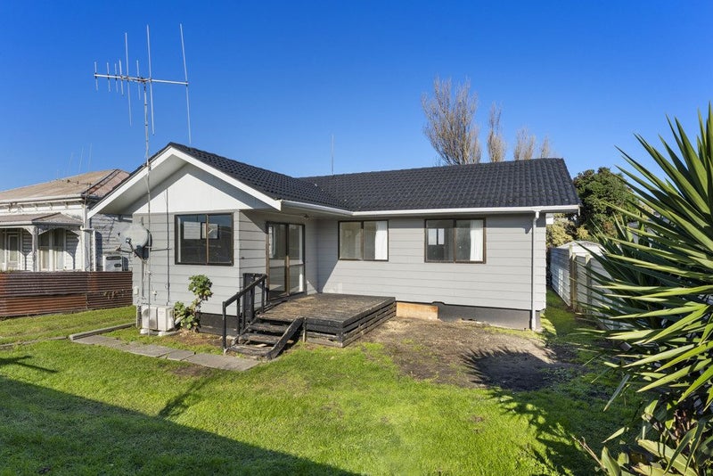 201 Puriri Street, Castlecliff, Whanganui - Carousel 1