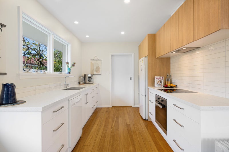 12 Harrowdale Drive, Avonhead, Christchurch - Carousel 2