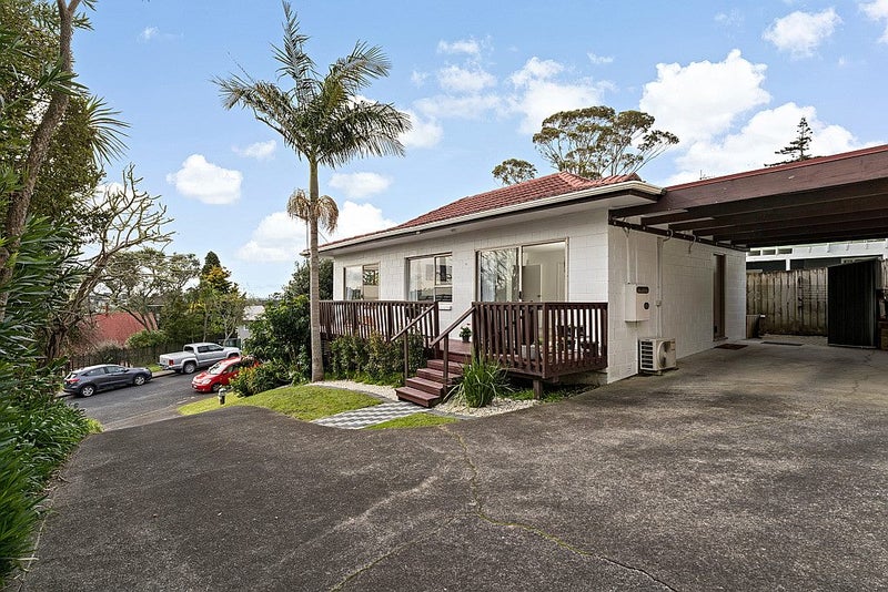 1/18 Holt Avenue, Torbay, Auckland - Carousel 2