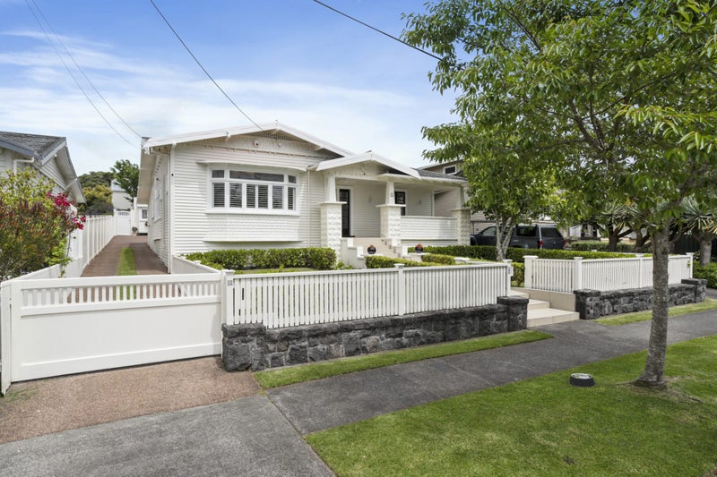 8 Baldwin Avenue, Mount Albert, Auckland - Carousel 2