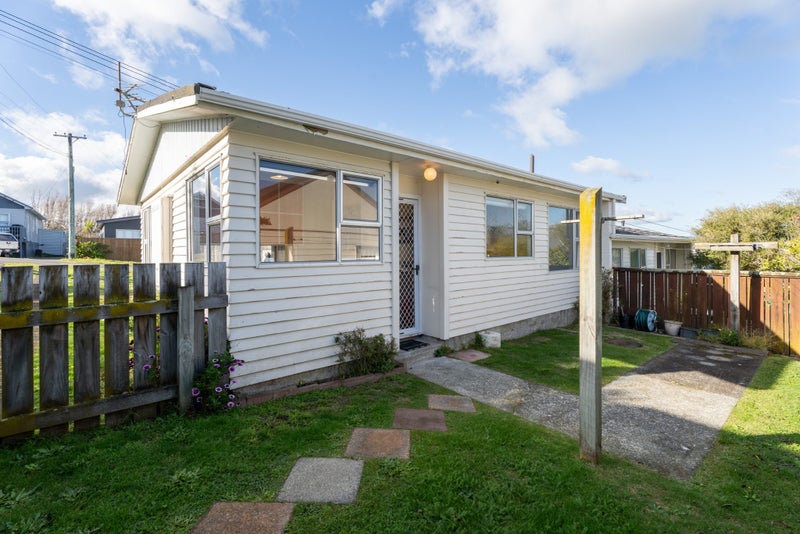 1E Herewini Street, Titahi Bay, Porirua - Carousel 2
