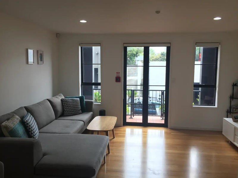 4D Marston Street, Parnell, Auckland - Carousel 2