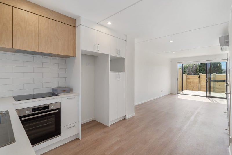 2/267 Main Highway, Ellerslie, Auckland - Carousel 2