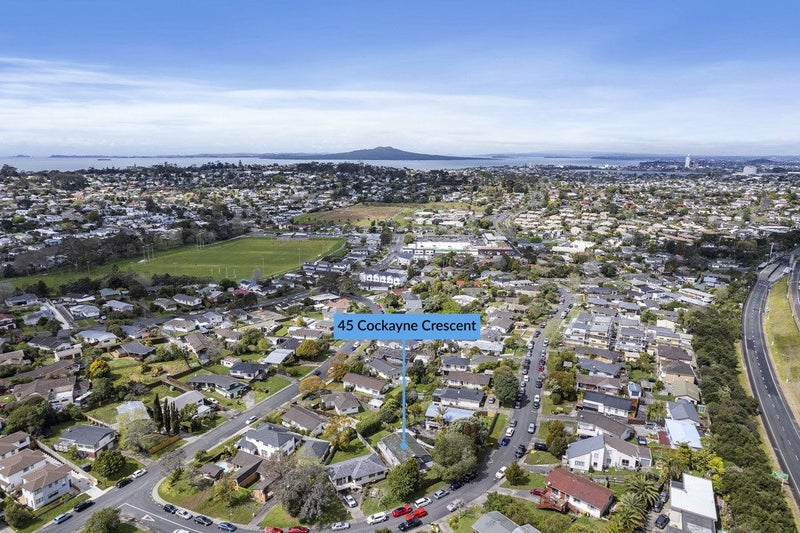 45 Cockayne Crescent, Sunnynook, Auckland - Carousel 15